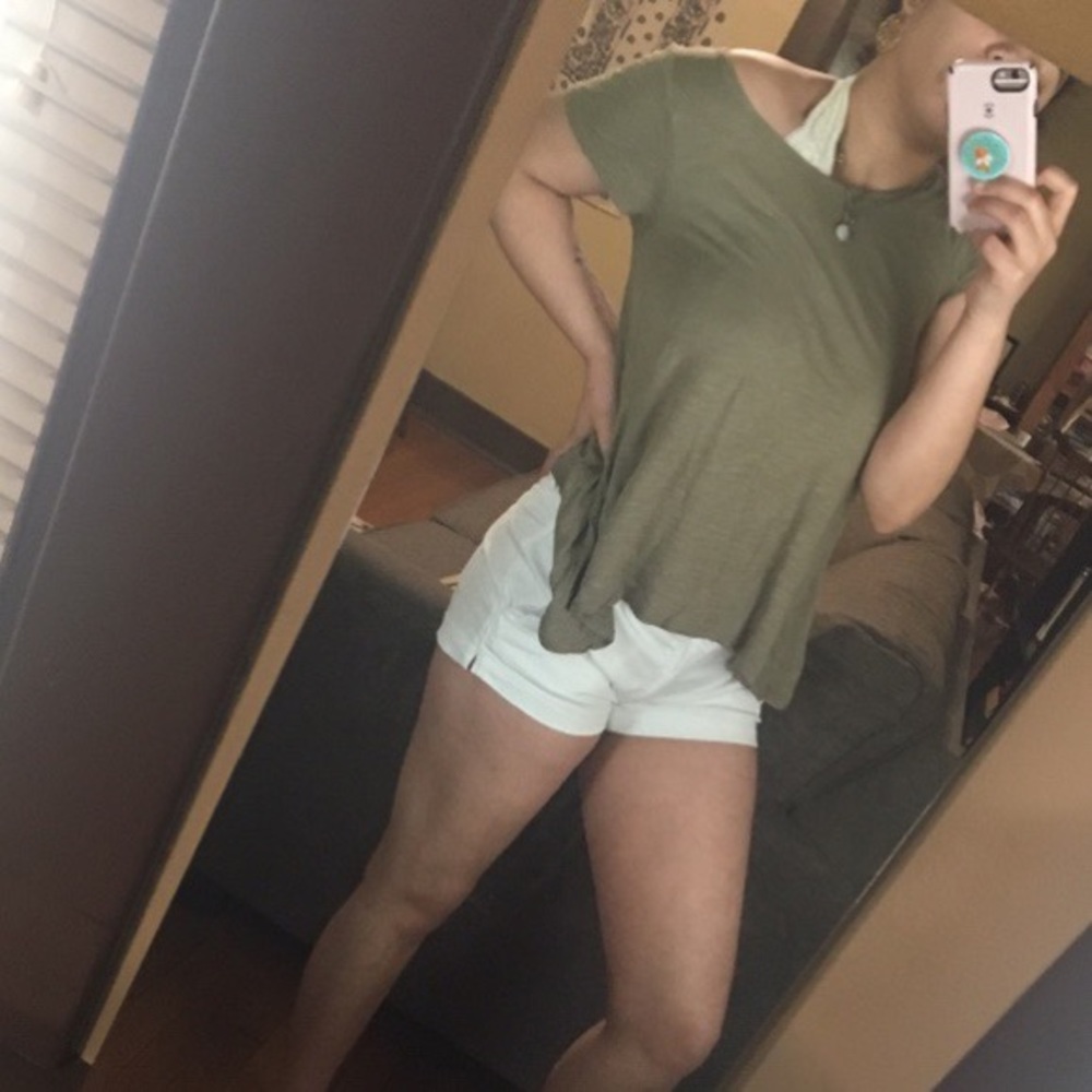 green criss cross flowy top